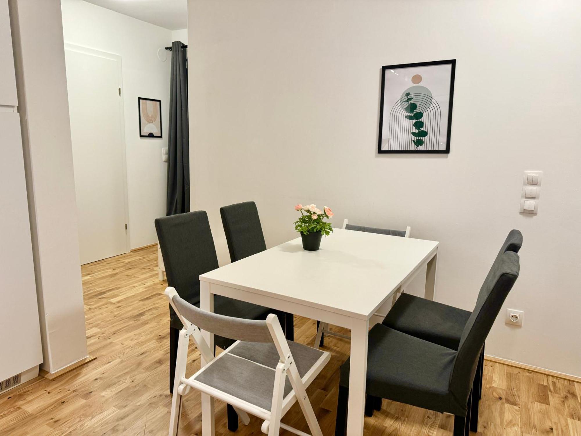 Modern Apartment With Balcony & Free Parking - Nearby Metro Vienna Exterior photo