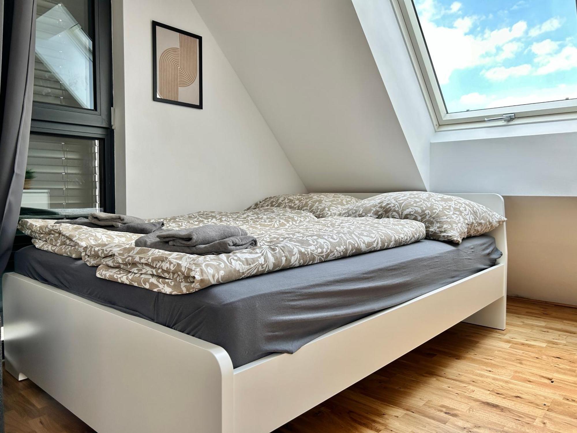 Modern Apartment With Balcony & Free Parking - Nearby Metro Vienna Exterior photo
