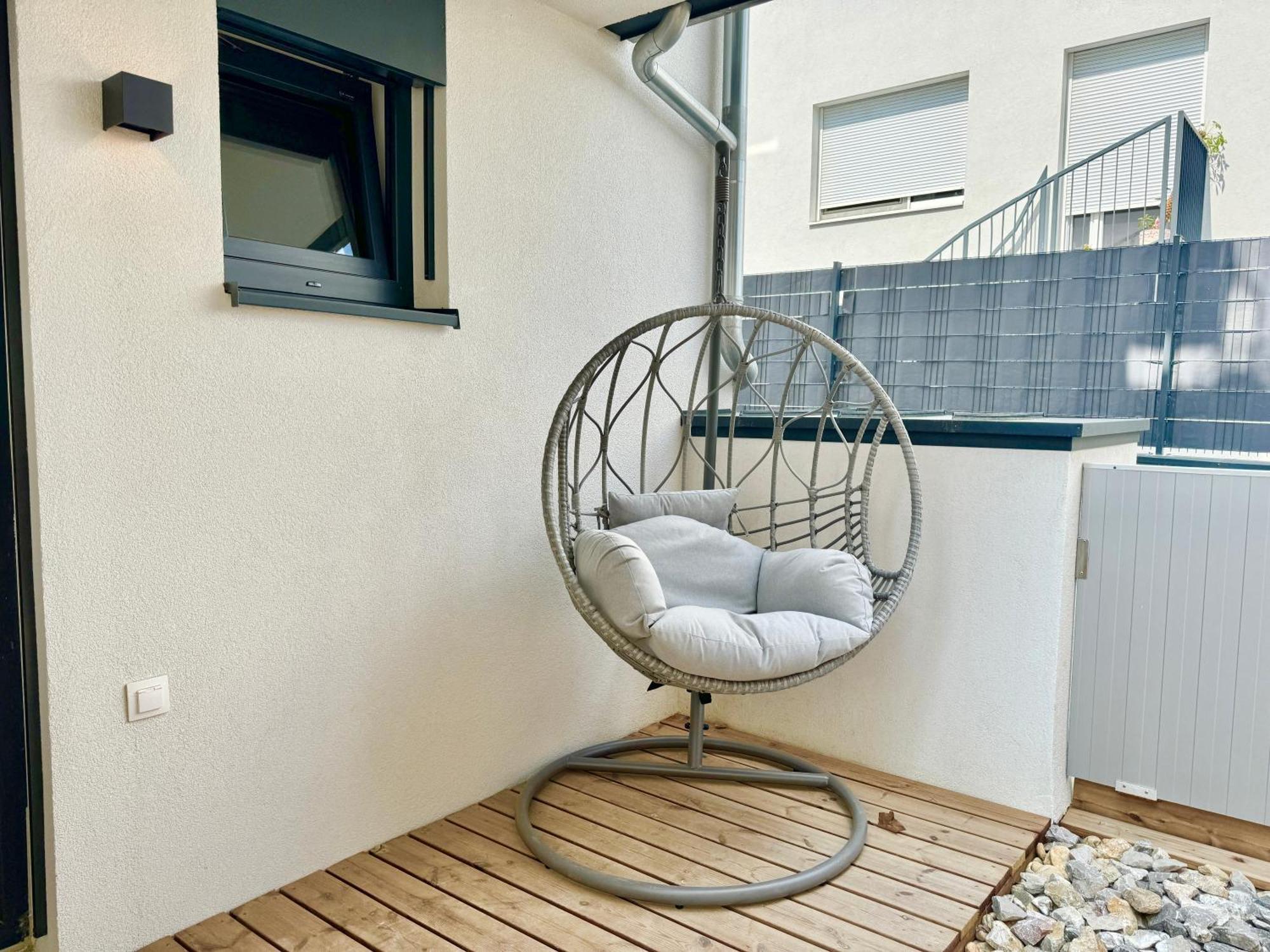 Modern Apartment With Balcony & Free Parking - Nearby Metro Vienna Exterior photo