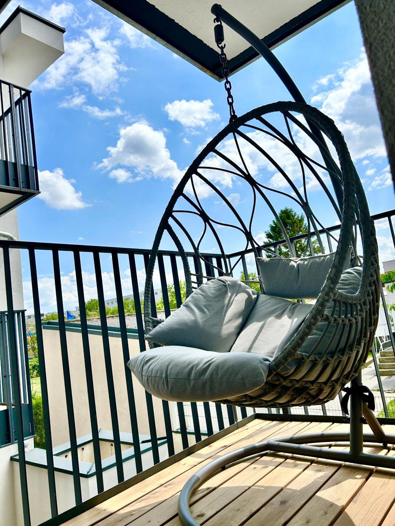 Modern Apartment With Balcony & Free Parking - Nearby Metro Vienna Exterior photo
